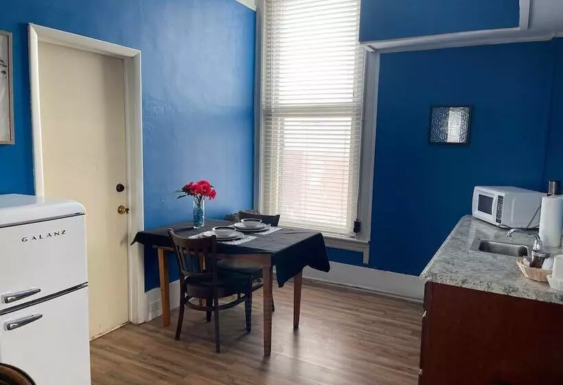 Majatalo The Clinton Inn