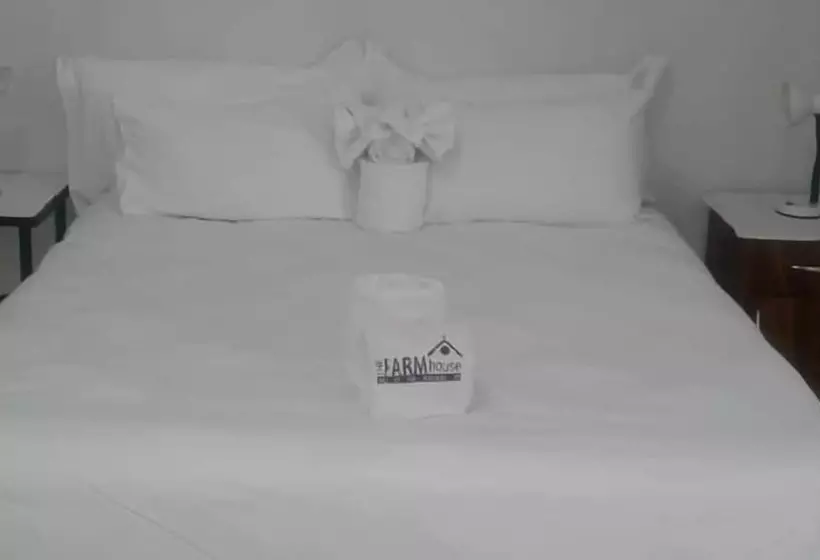 The Farmhouse B&b Beergarden Cc