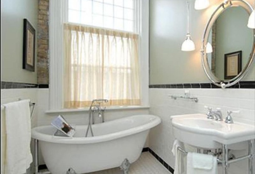 Bed and Breakfast Clocktower Inn