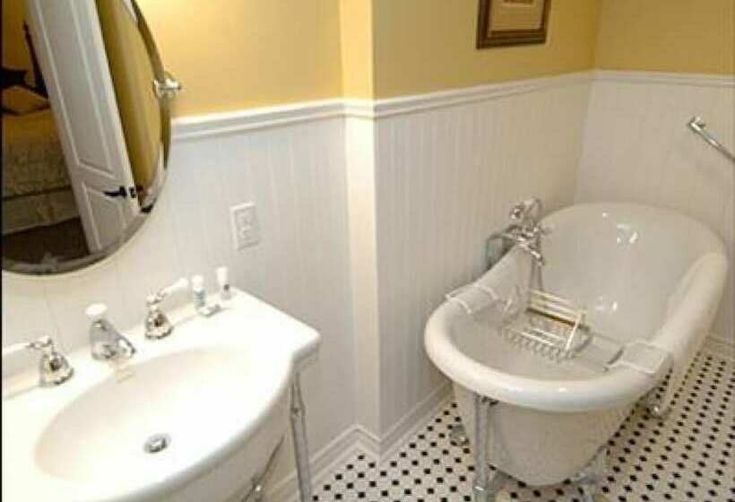 Bed and Breakfast Clocktower Inn