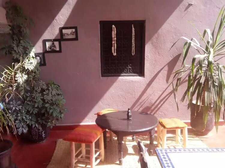 Aamiaismajoitus (B&B) Dar Tadout