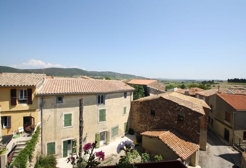 تختخواب و صبحانه La Montagute
