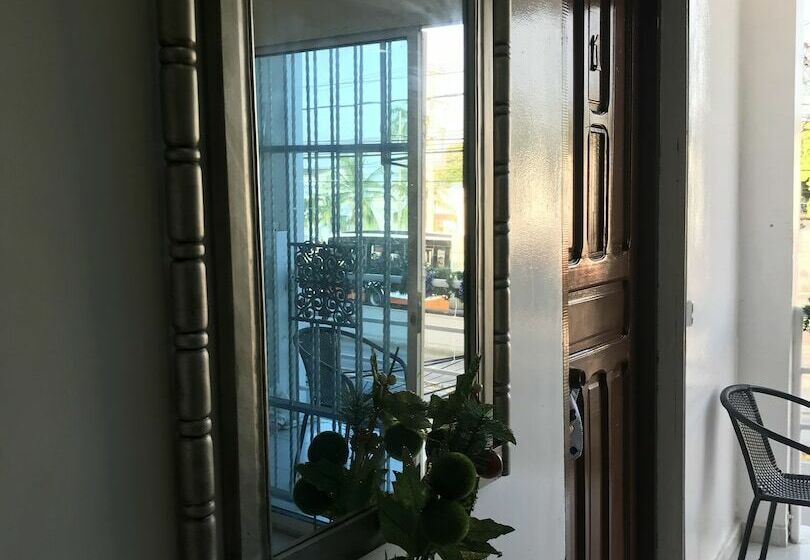 هتل Costa Caribe Inn