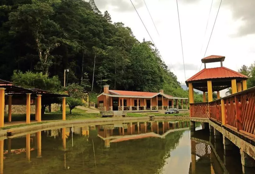 هتل Country Delights