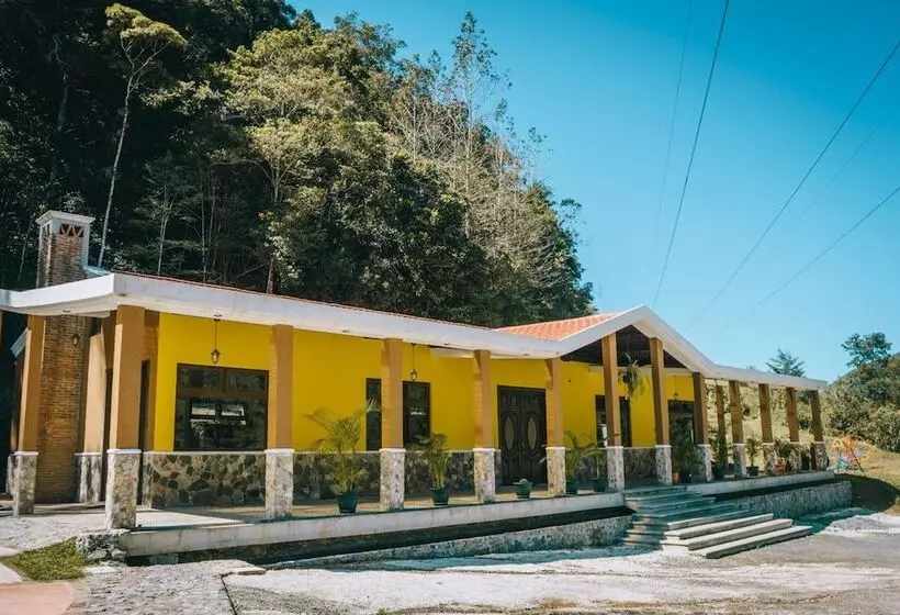 هتل Country Delights