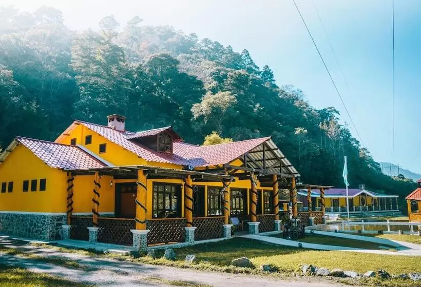 هتل Country Delights