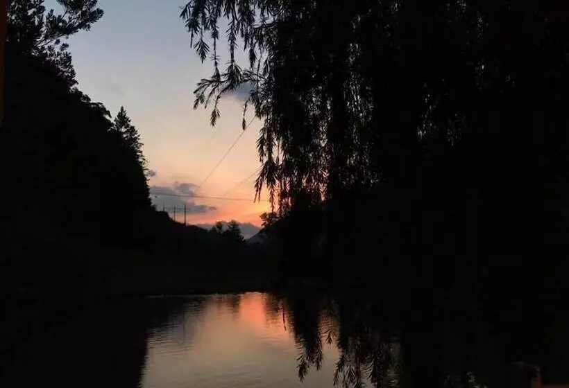 هتل Country Delights