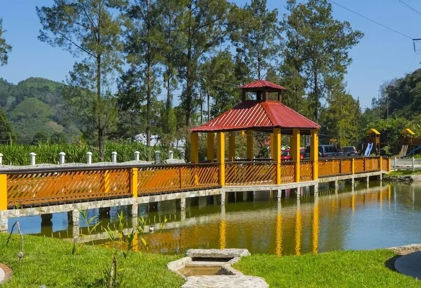 هتل Country Delights