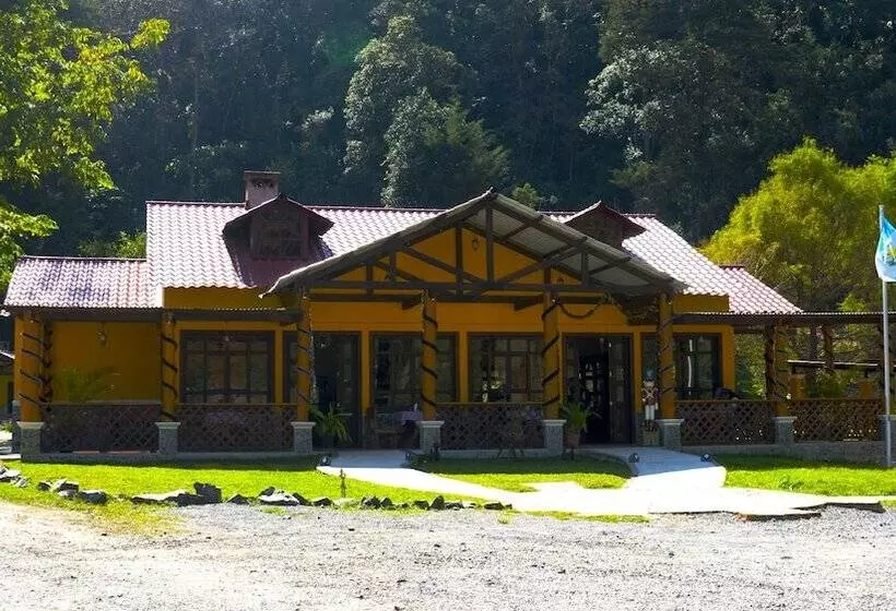 هتل Country Delights