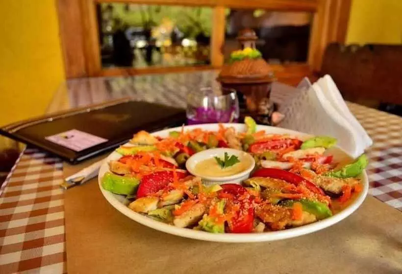 هتل Country Delights