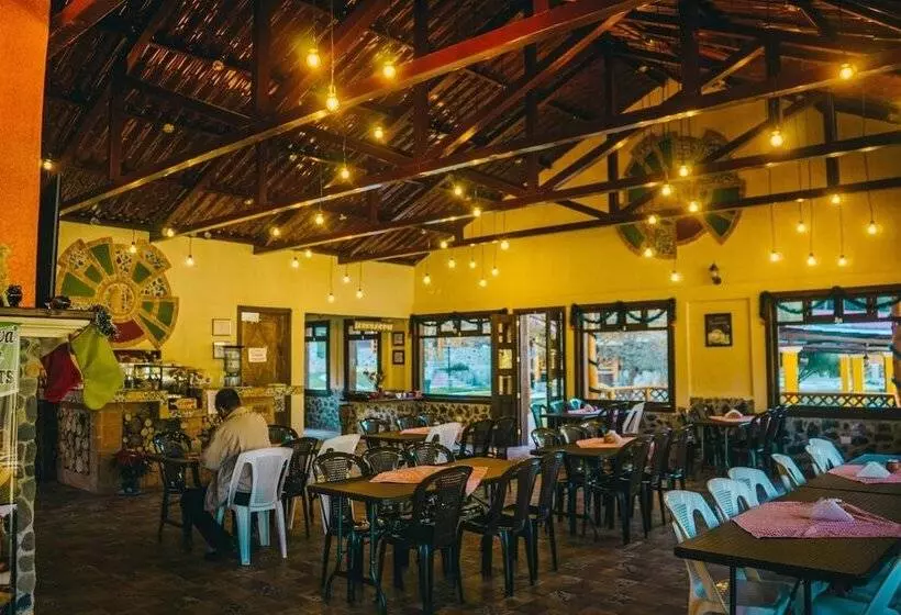 هتل Country Delights