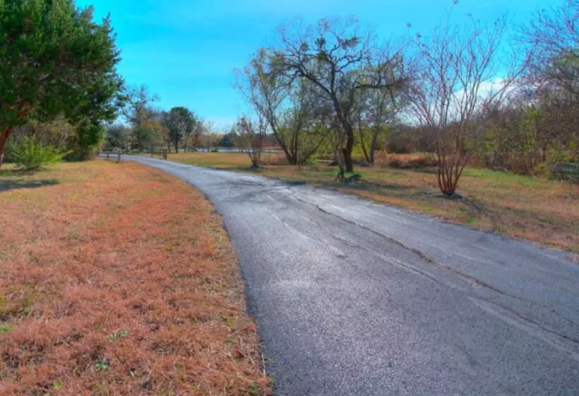 Mesquite Creek Farmhouse