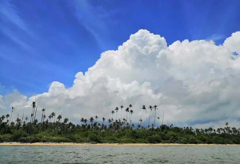 Majatalo Tambisan Island Lodge