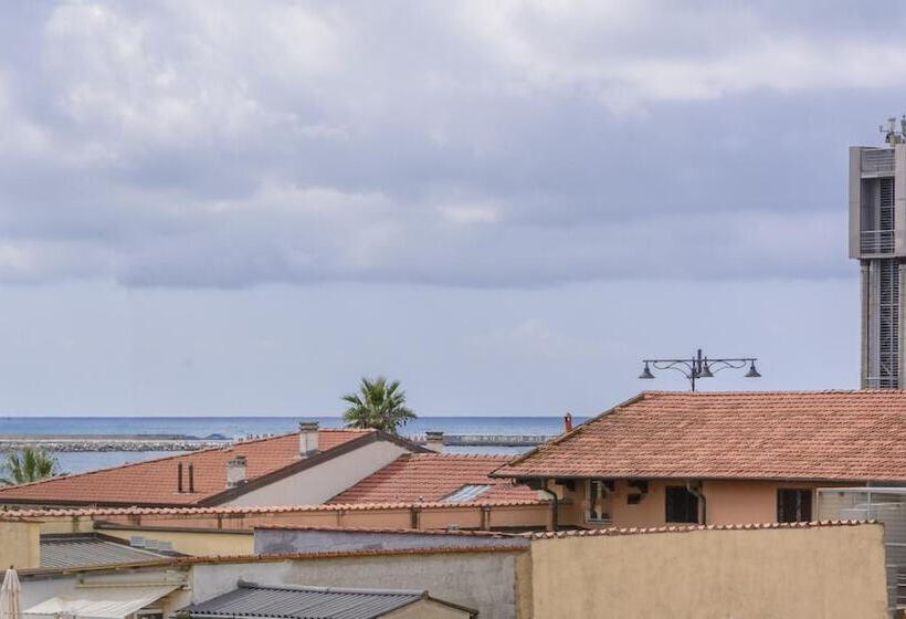 مسافرخانه City