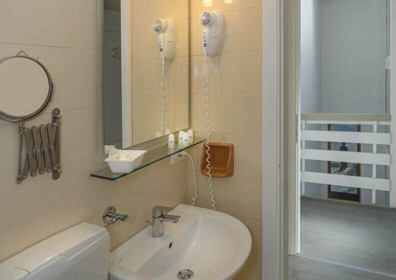 مسافرخانه City