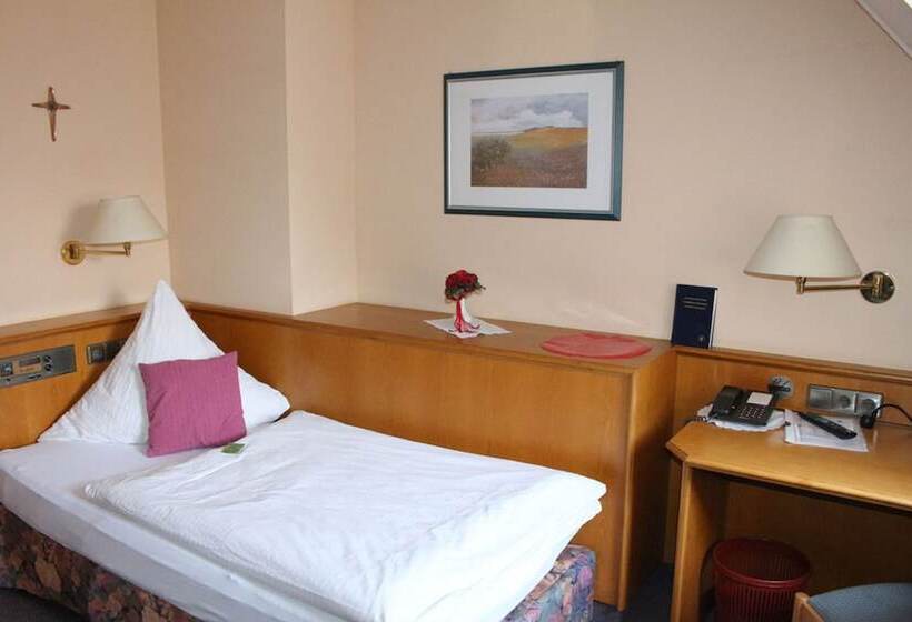 פונדק Landgasthof Adler