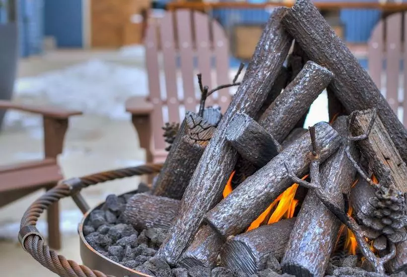 Hotelli 4br Renovated   Sleeps 12  Downtown Breck By Redawning