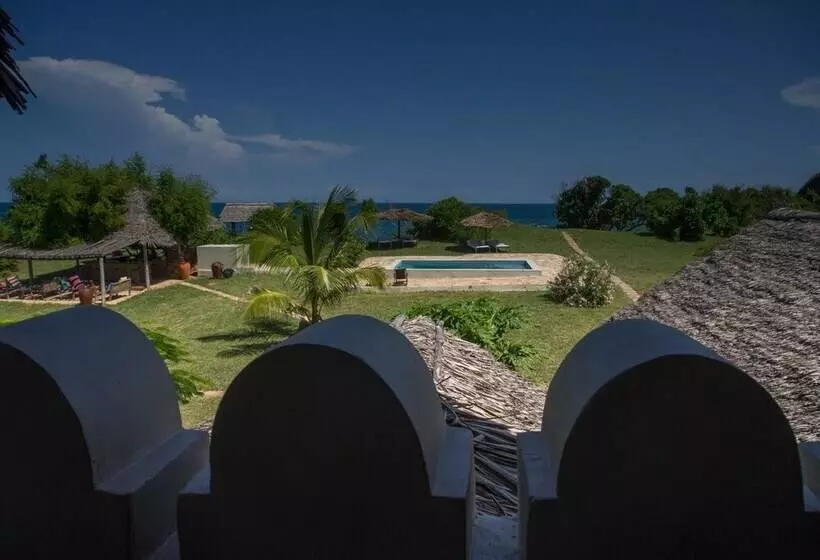 هتل Pangani Cliffs Lodge