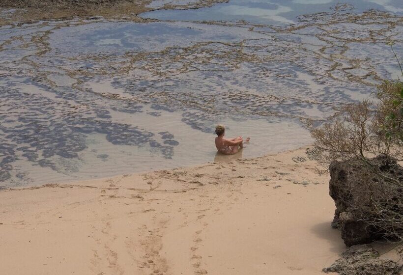 هتل Pangani Cliffs Lodge