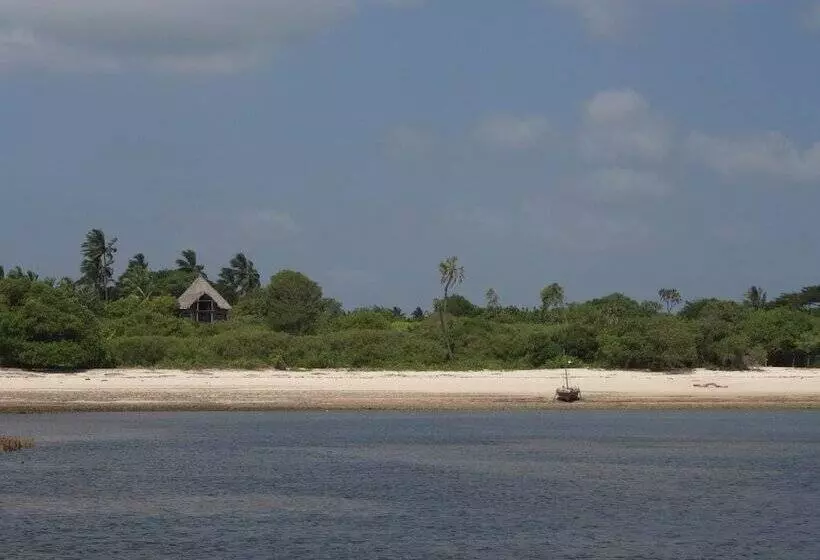 هتل Pangani Cliffs Lodge