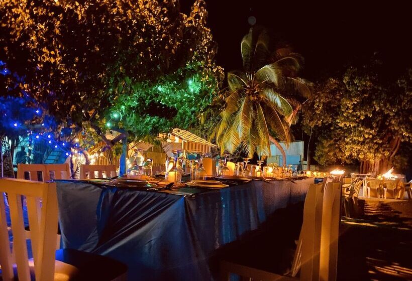 پانسیون Ocean Beach Inn Maldives