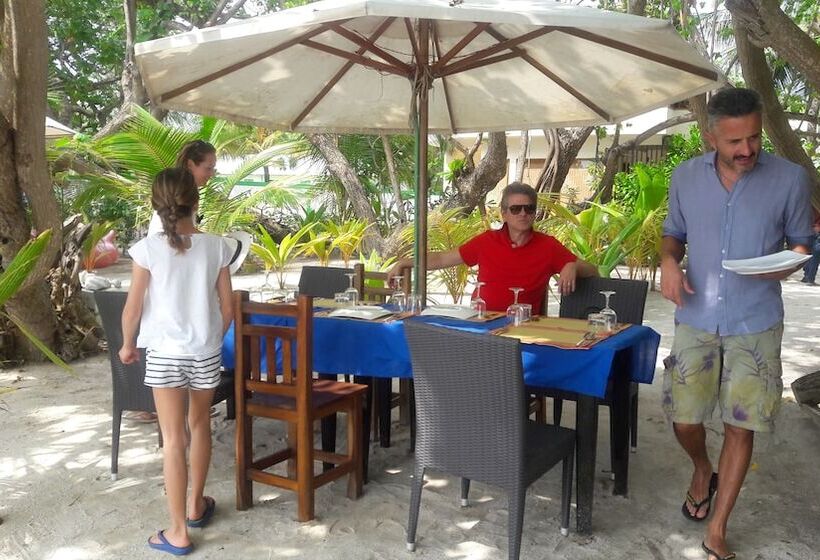 پانسیون Ocean Beach Inn Maldives