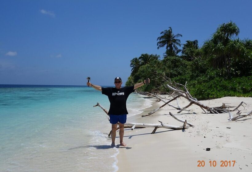 پانسیون Ocean Beach Inn Maldives