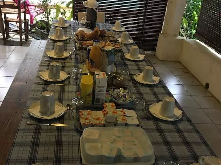 پانسیون Le Medinilla