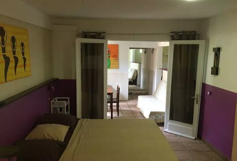 پانسیون Le Medinilla