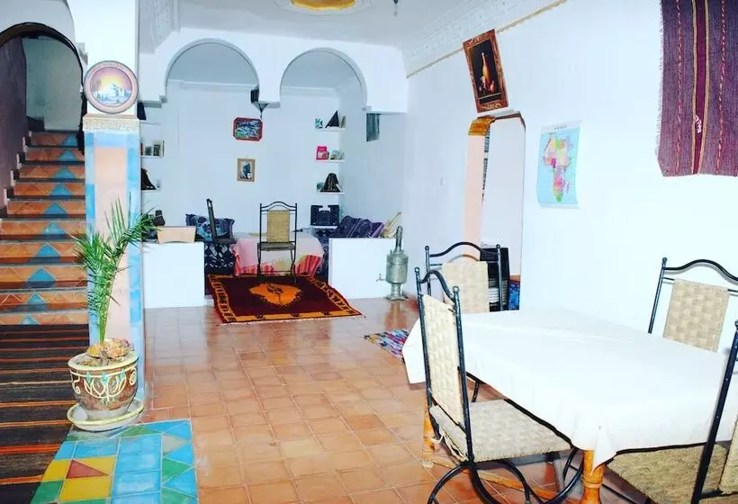 Aamiaismajoitus (B&B) Auberge Kasbah Des Roches