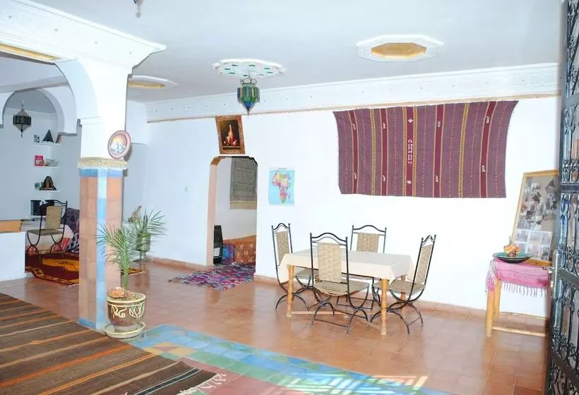 Aamiaismajoitus (B&B) Auberge Kasbah Des Roches