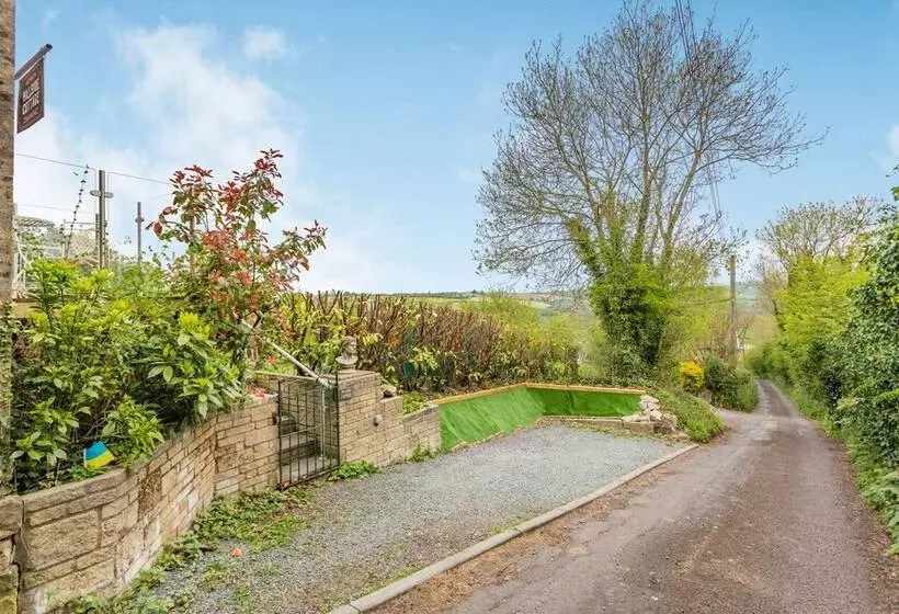 Hillside Cottage
