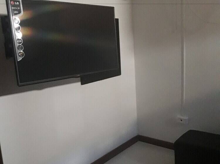 בית מלון כפרי Plaza 33