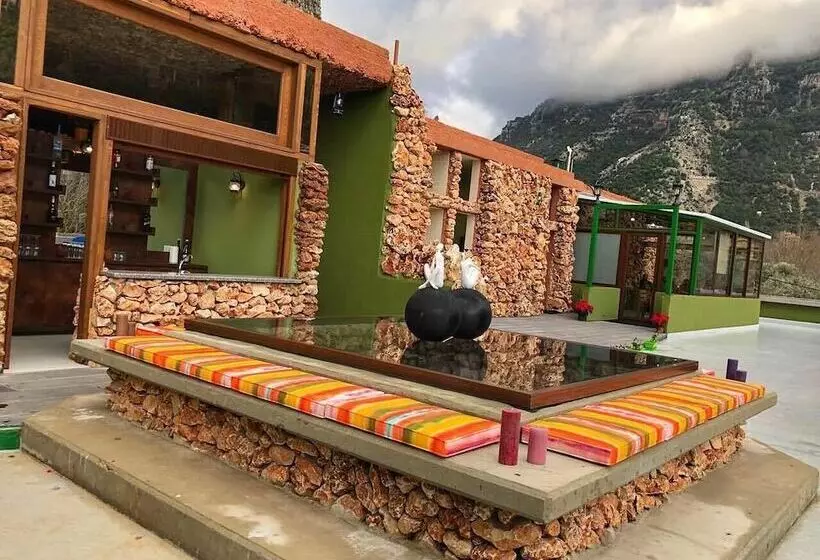 هتل Laze Fountain Eco