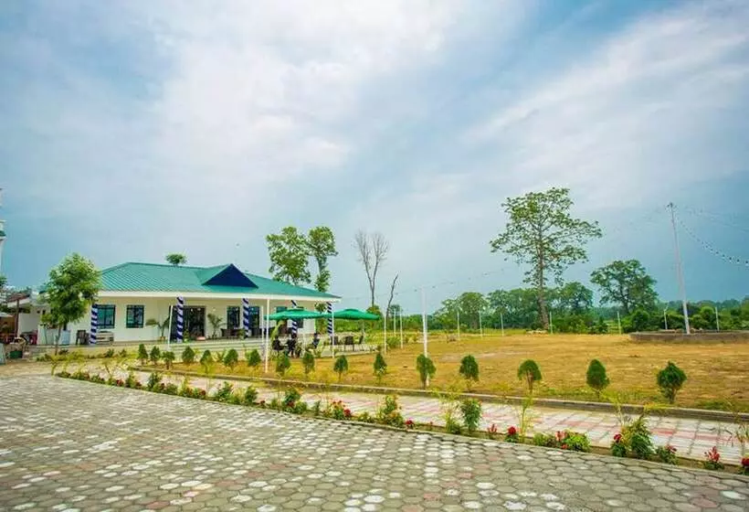 هتل Riverside Green House Resort