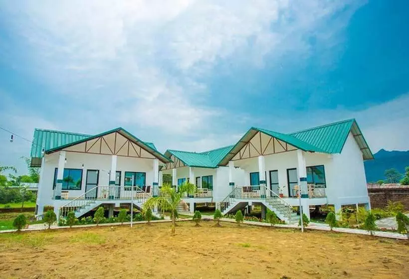 هتل Riverside Green House Resort