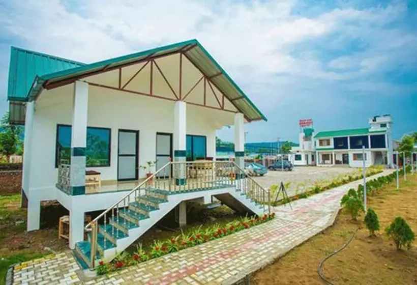 هتل Riverside Green House Resort