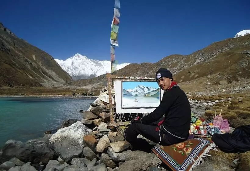 هتل Thanka Inn Gokyo