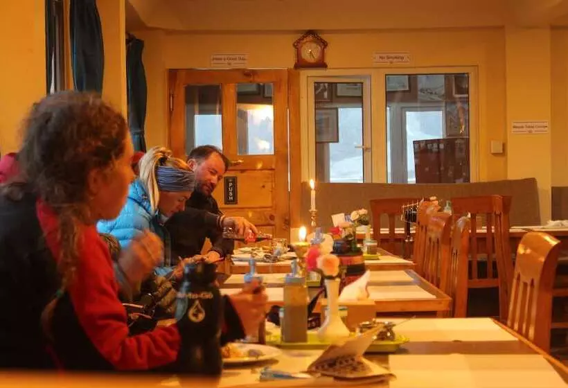 هتل Thanka Inn Gokyo