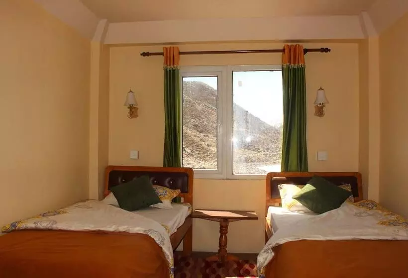 هتل Thanka Inn Gokyo