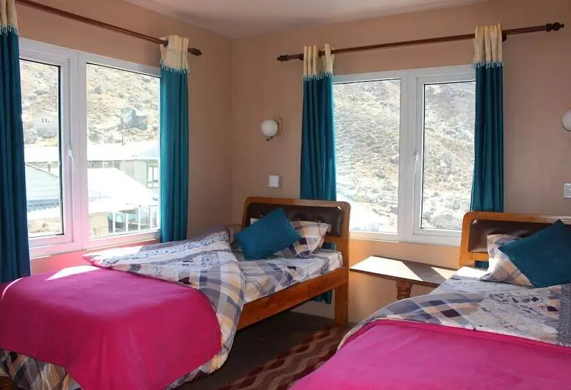 هتل Thanka Inn Gokyo