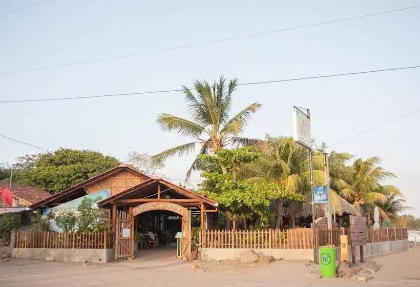 La Barca De Oro   Hostel