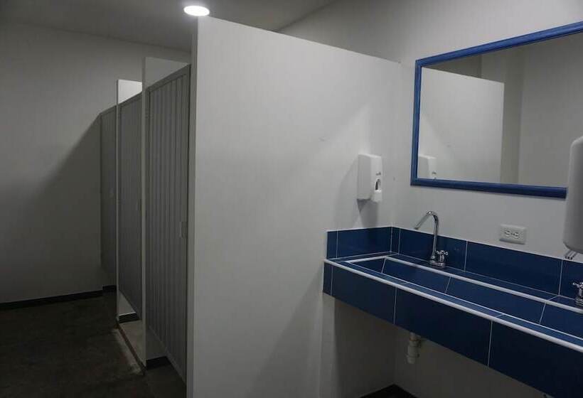 La Sucursal Hostel   Adults Only