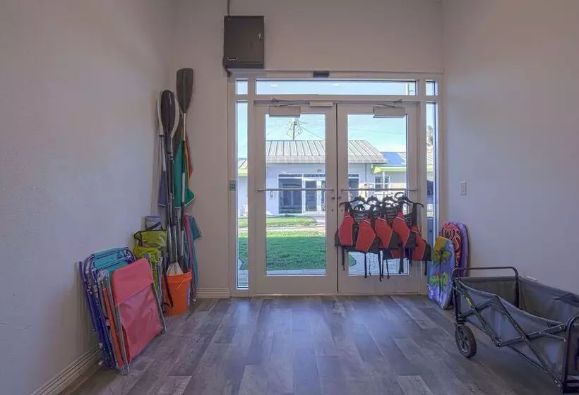 Motelli Lost Inn Paradise