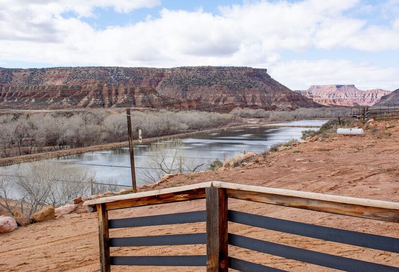 펜션 Zion Red Rock Cabin