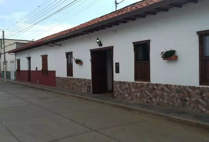 Aamiaismajoitus (B&B) Casa Claustro De Zapatoca