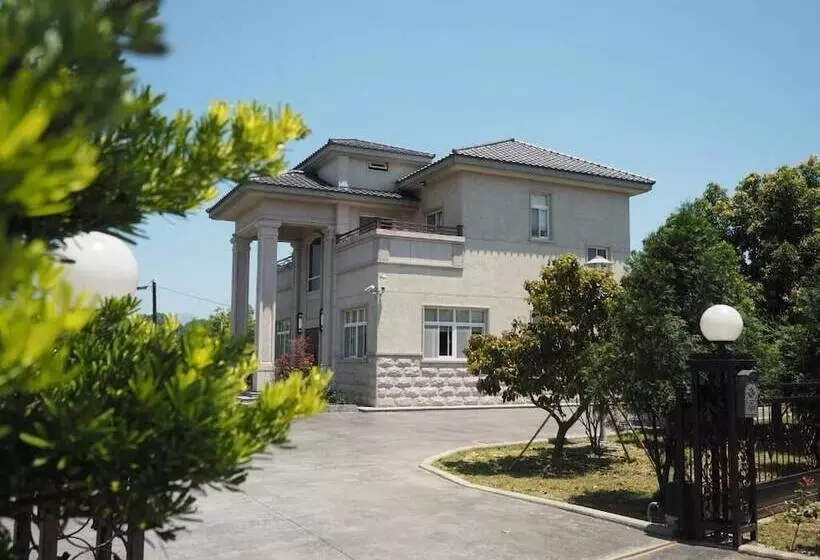 تختخواب و صبحانه Green Island Guest House