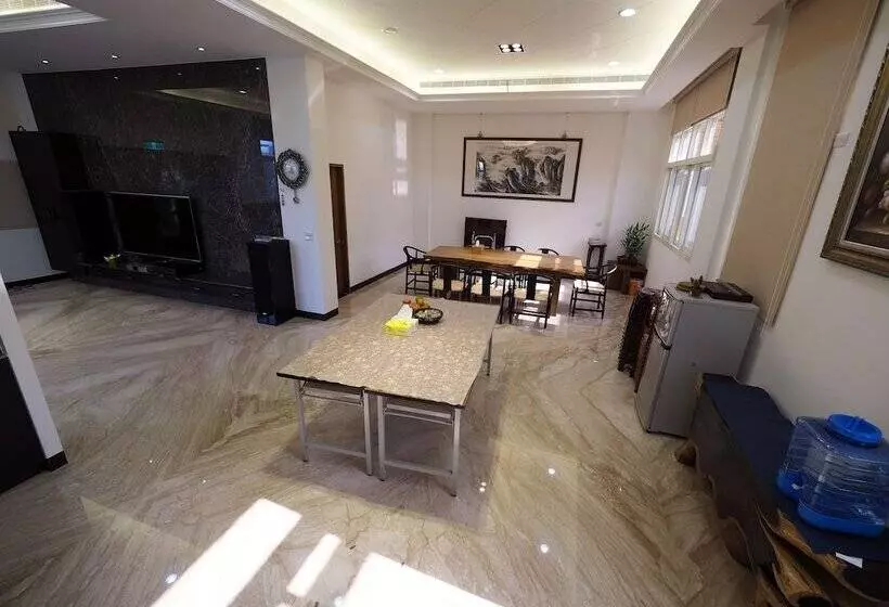 تختخواب و صبحانه Green Island Guest House