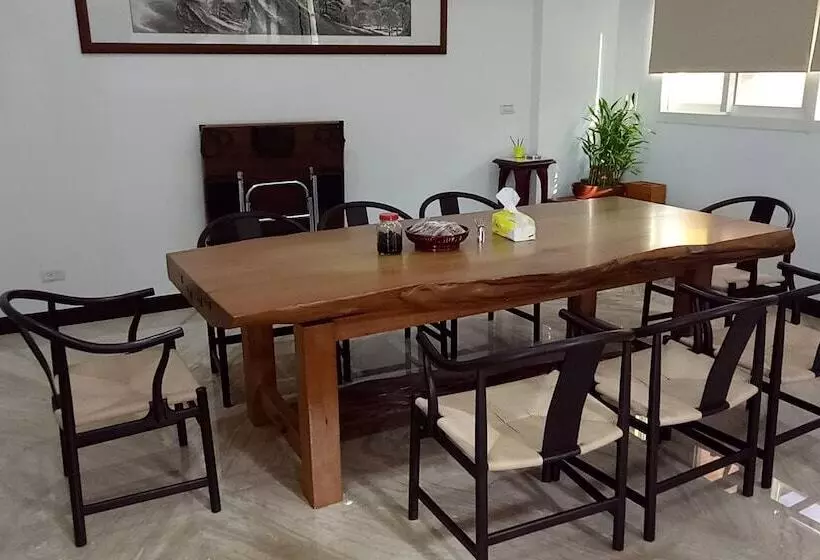 تختخواب و صبحانه Green Island Guest House