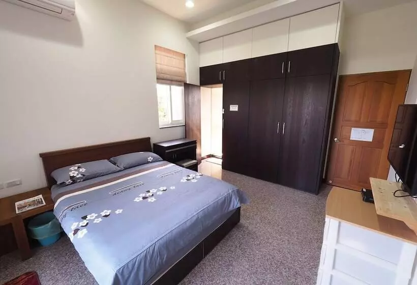 تختخواب و صبحانه Green Island Guest House